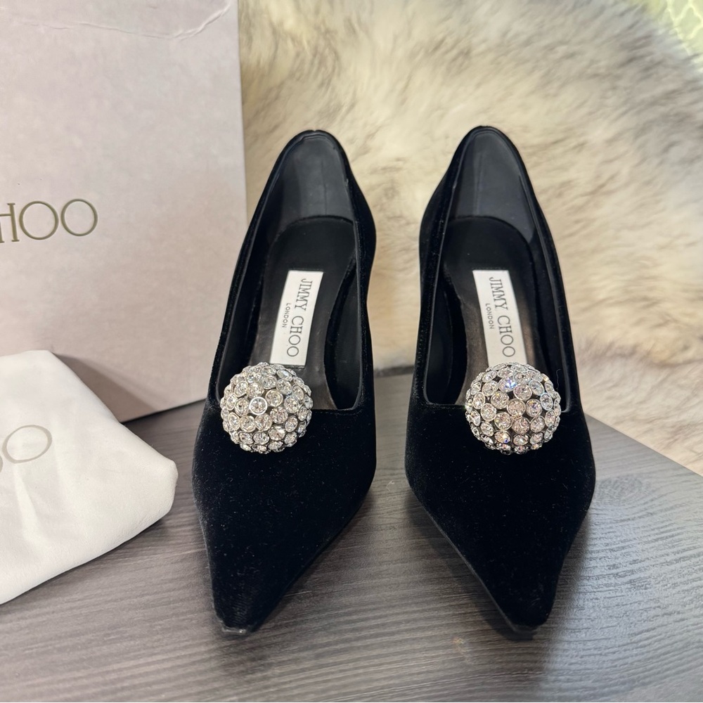 JIMMY CHOO
Crystal Orb Velvet Pumps
|EU 35.5 - Picture 2 of 12